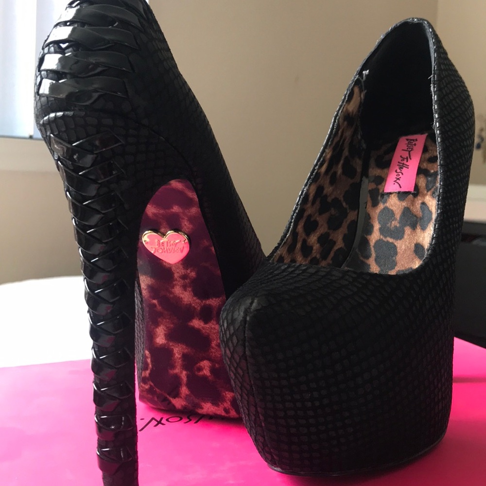 Betsey Johnson patent laces corset-chic pump.